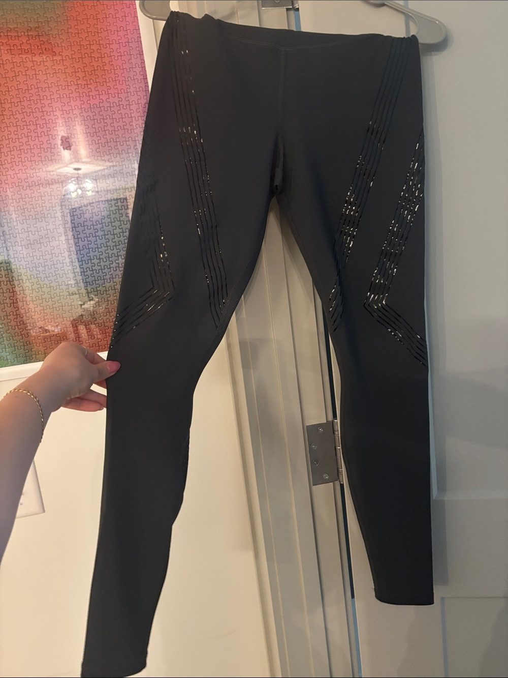 Alo Yoga - Women's Black Leggings w/ Reflective Wraparound Detailing - Sz Small